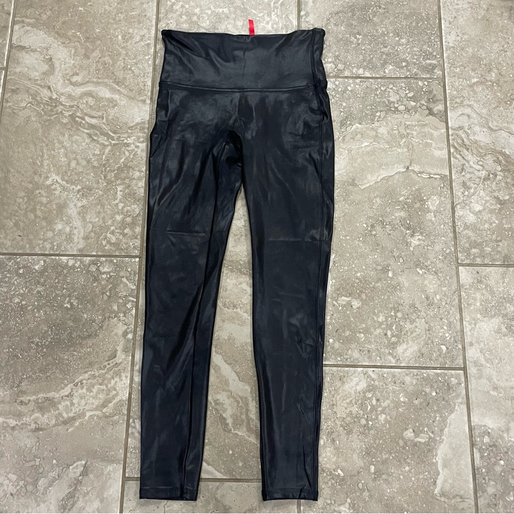 Spanx SPANXshape Faux Leather Leggings sz Large‎